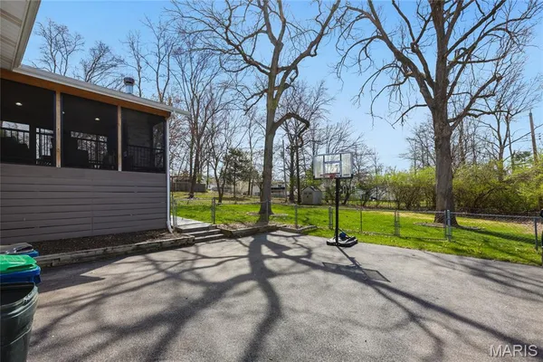 $460,000 | 202 Morewood Drive, Manchester, MO 63011