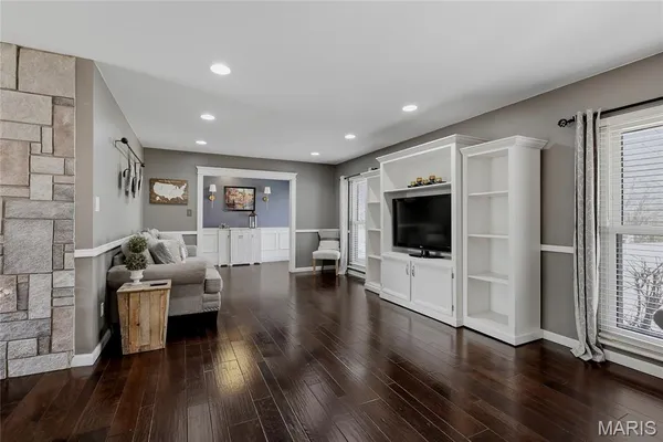 $460,000 | 202 Morewood Drive, Manchester, MO 63011