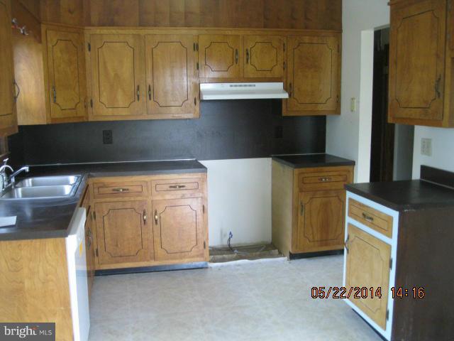 4933 Old Bartholows Road Mount Airy, MD 21771 - Photo 4 of 12 Kitchen