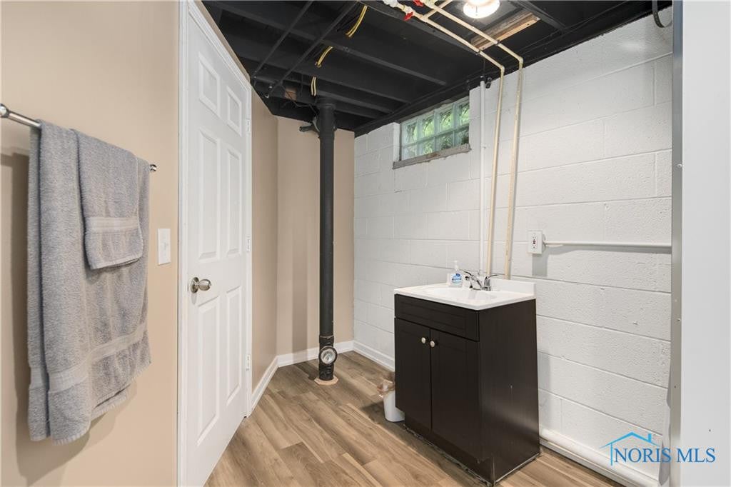 3826 Elmhurst Road Toledo, OH 43613 - Photo 8 of 37 Gallery Image 8