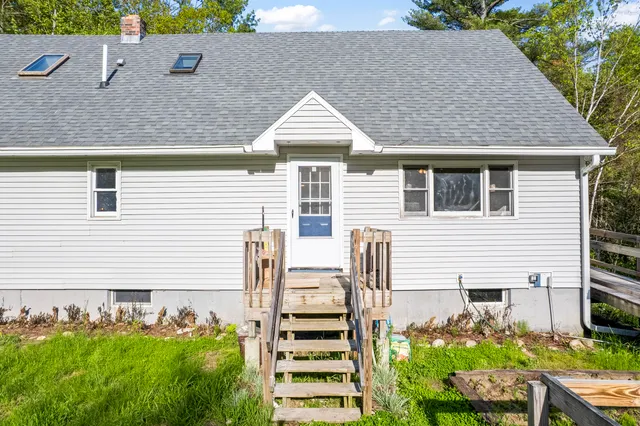 $425,000 | 143 White Road, Bowdoinham, ME 04008