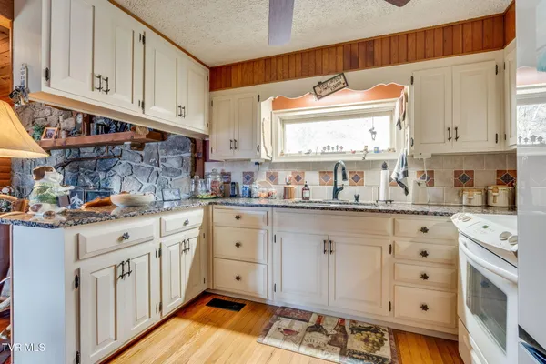 $1,700,000 | 341 Hawk Drive, Gate City, VA 24251