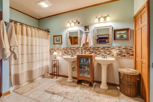 $1,700,000 | 341 Hawk Drive, Gate City, VA 24251