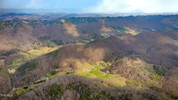 $1,700,000 | 341 Hawk Drive, Gate City, VA 24251
