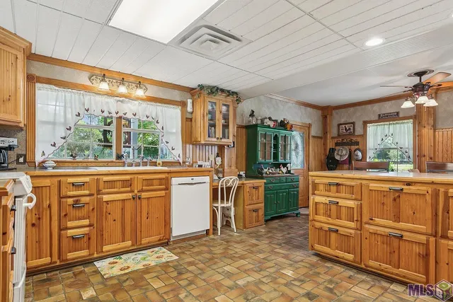 $385,000 | 32350 Burgess Road, Denham Springs, LA 70706