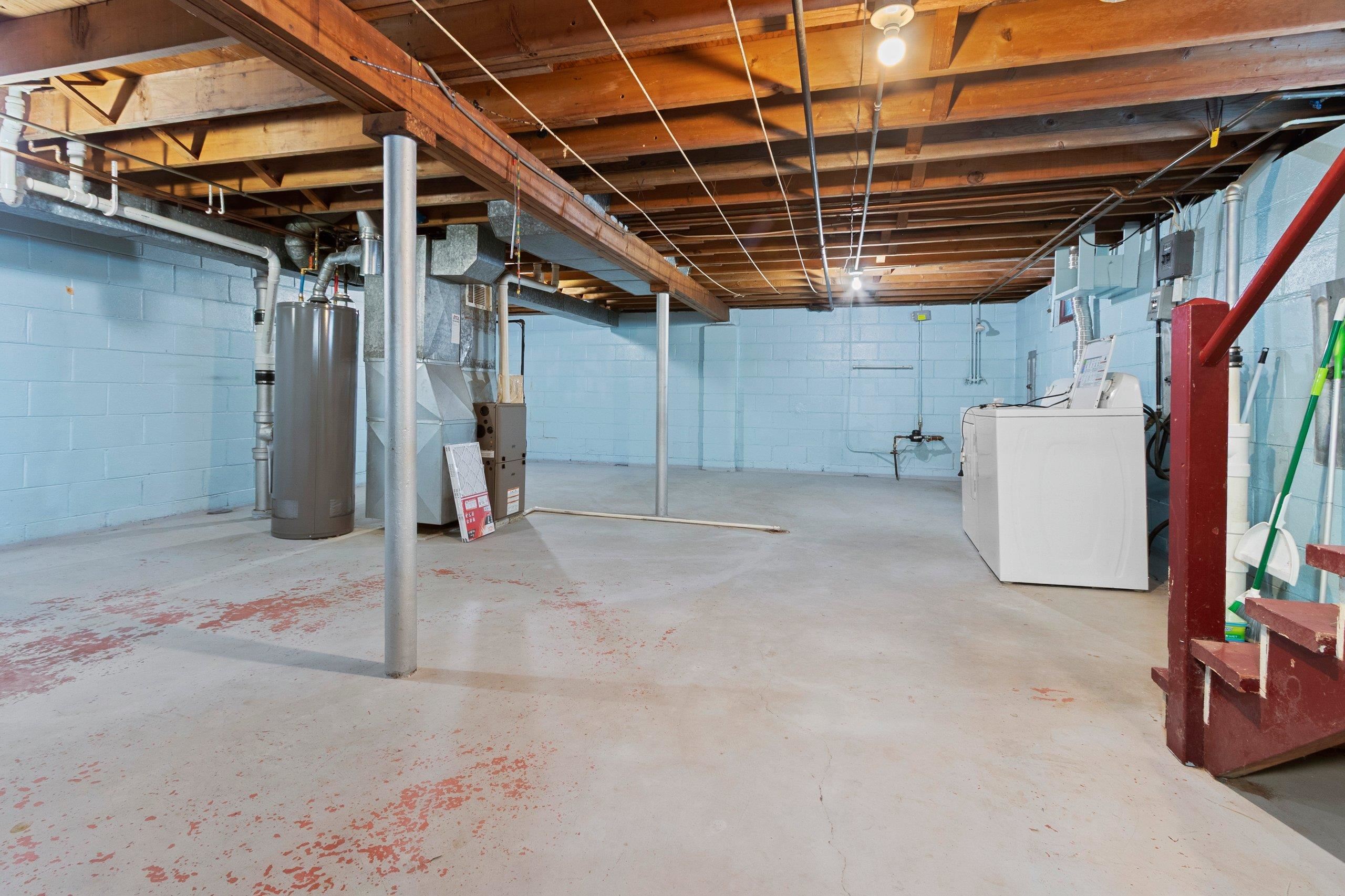 421 Abrams Street Green Bay, WI 54302 - Photo 17 of 28