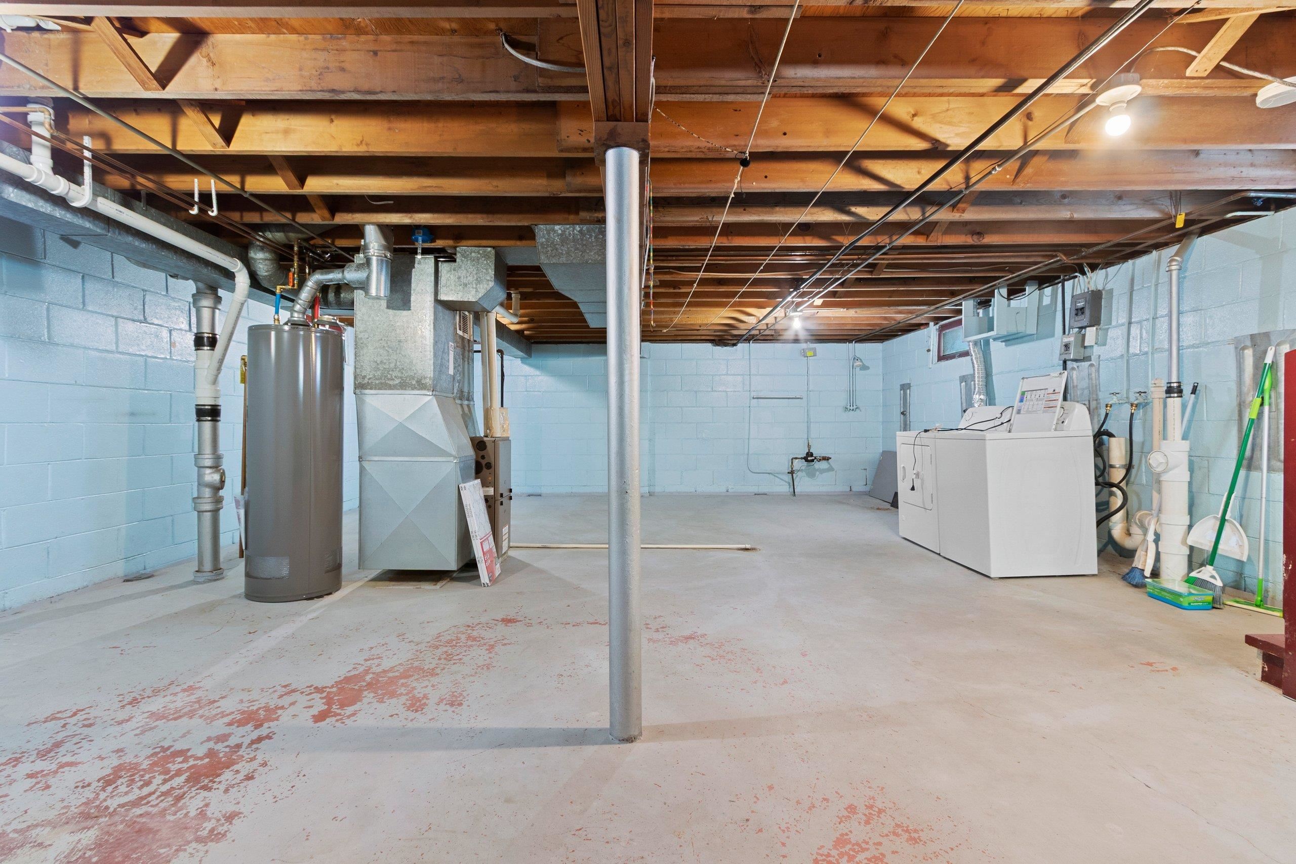 421 Abrams Street Green Bay, WI 54302 - Photo 18 of 28