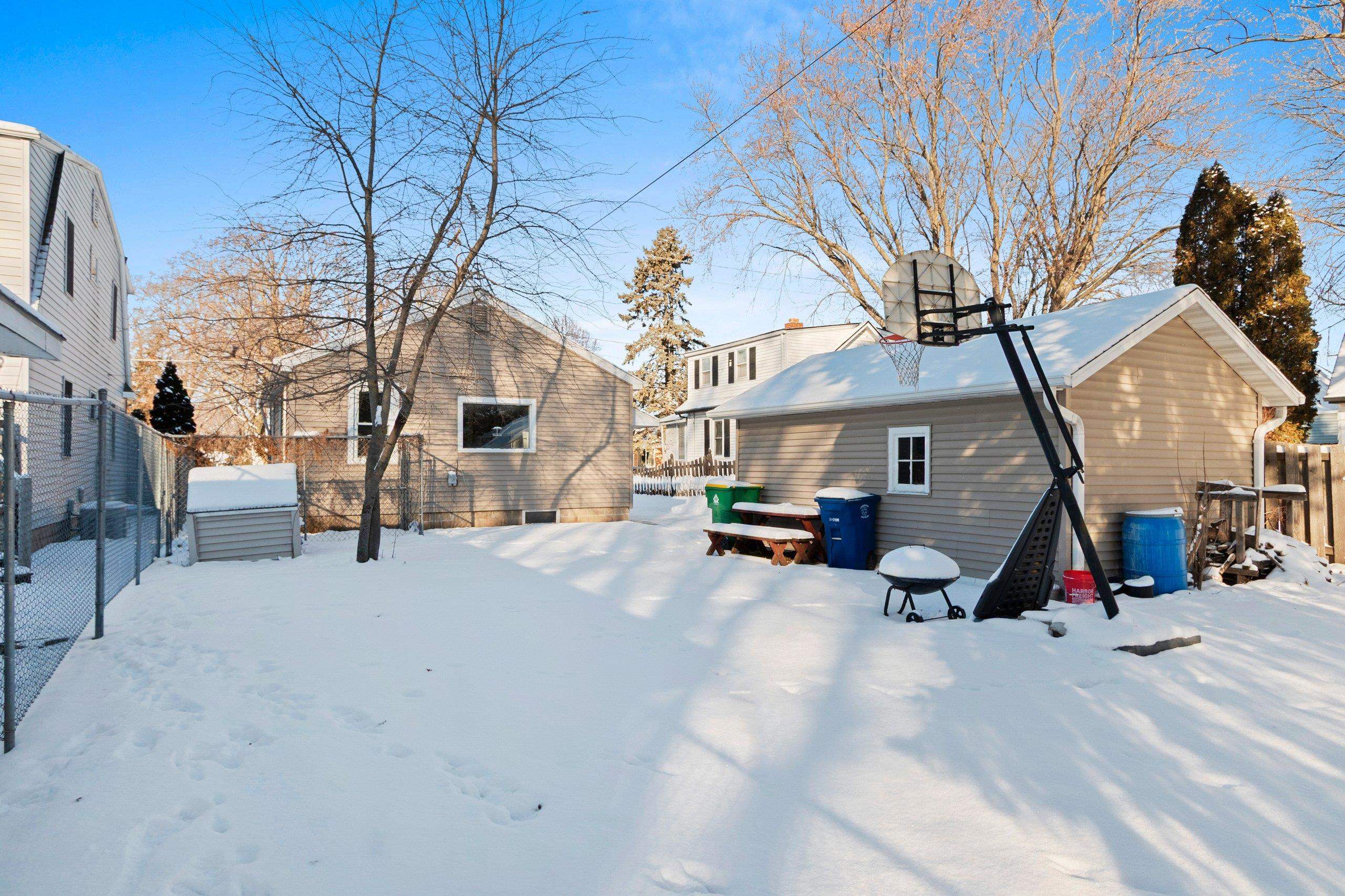 421 Abrams Street Green Bay, WI 54302 - Photo 24 of 28