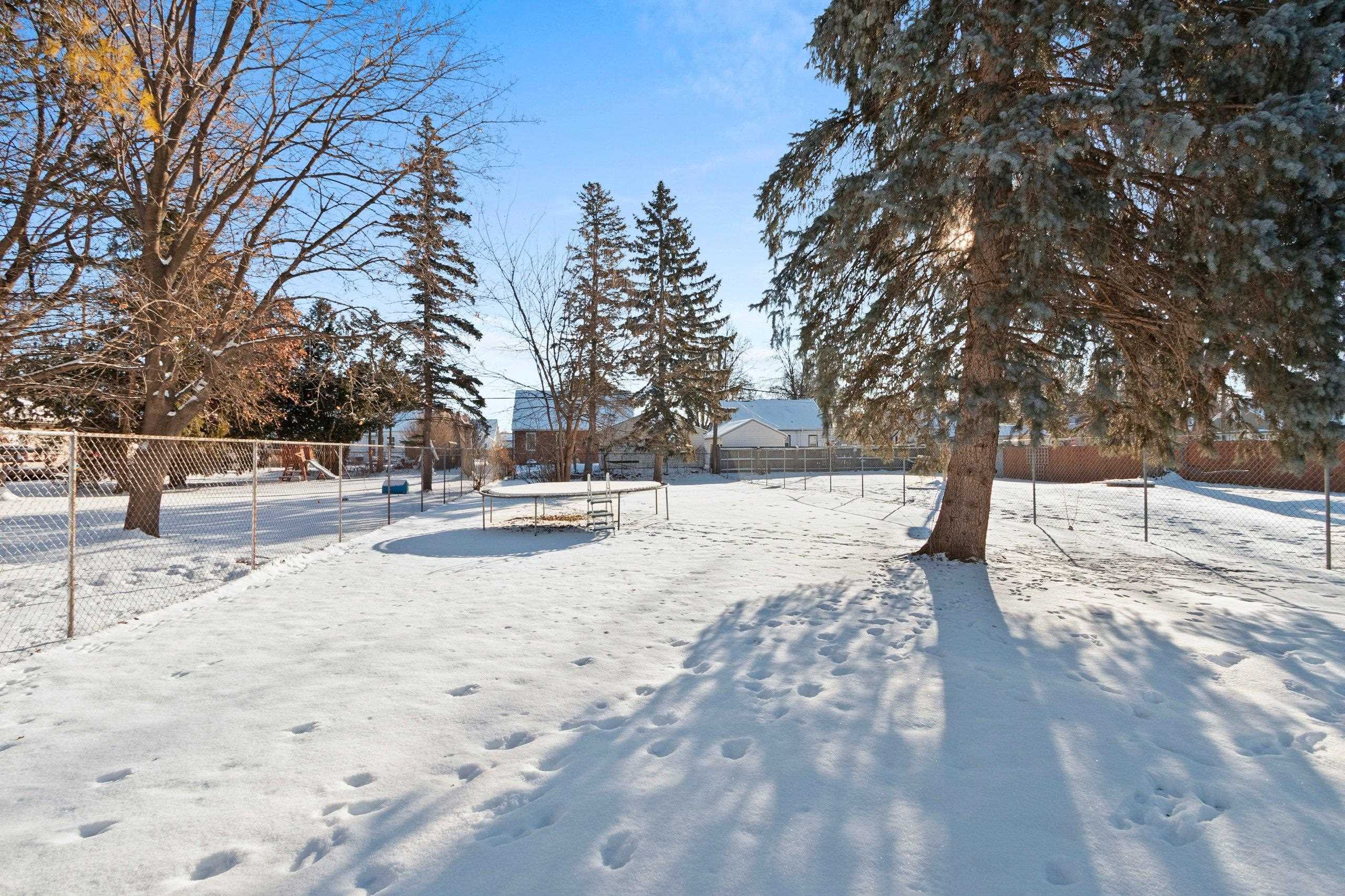 421 Abrams Street Green Bay, WI 54302 - Photo 26 of 28