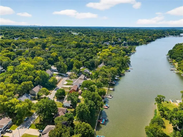 $1,695,000 | 8310 Northwest Forest Drive, Weatherby Lake, MO 64152