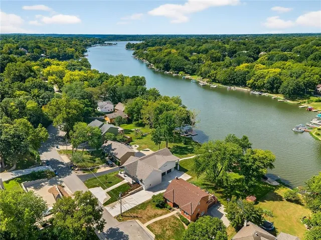 $1,695,000 | 8310 Northwest Forest Drive, Weatherby Lake, MO 64152