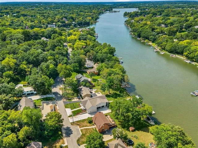 $1,695,000 | 8310 Northwest Forest Drive, Weatherby Lake, MO 64152