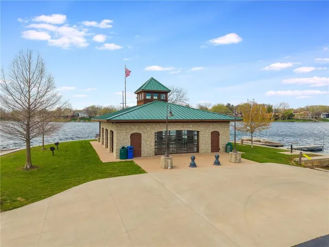 $1,695,000 | 8310 Northwest Forest Drive, Weatherby Lake, MO 64152
