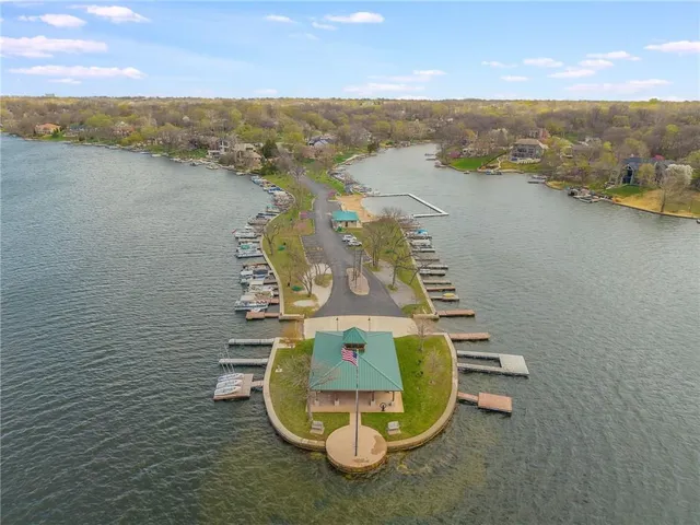 $1,695,000 | 8310 Northwest Forest Drive, Weatherby Lake, MO 64152