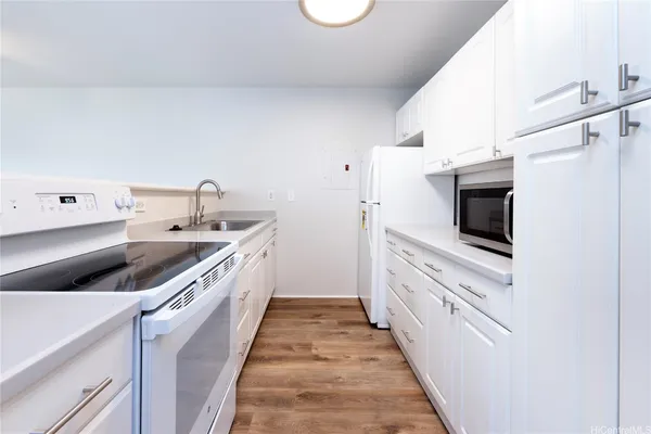 $2,200 | 46-261 Kahuhipa Street, Unit A301, Kaneohe, HI 96744