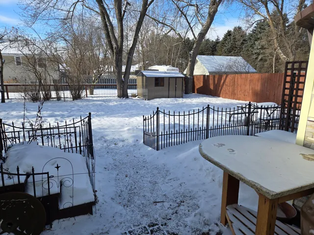 $279,999 | 38624 Grand Avenue, North Branch, MN 55056