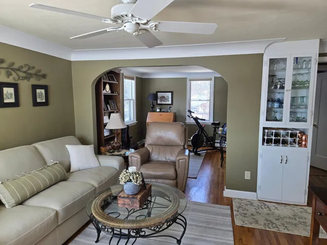 $279,999 | 38624 Grand Avenue, North Branch, MN 55056