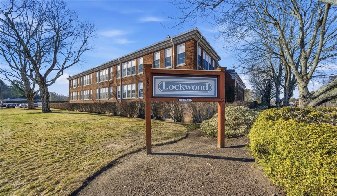 Welcome to Lockwood Condominiums in Warwick’s Apponaug/Nausauket corridor!