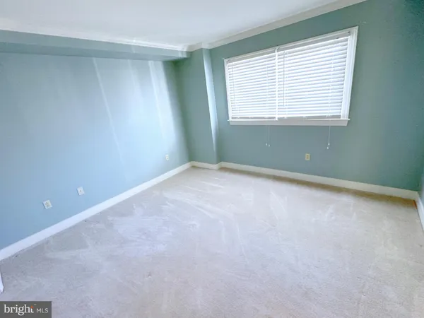 $189,000 | 1 Dock Street, Unit 304, Crisfield, MD 21817