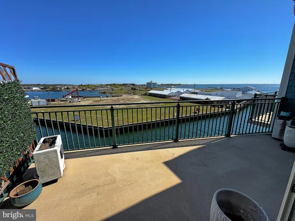 $189,000 | 1 Dock Street, Unit 304, Crisfield, MD 21817
