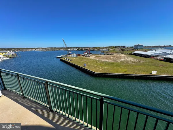 $189,000 | 1 Dock Street, Unit 304, Crisfield, MD 21817