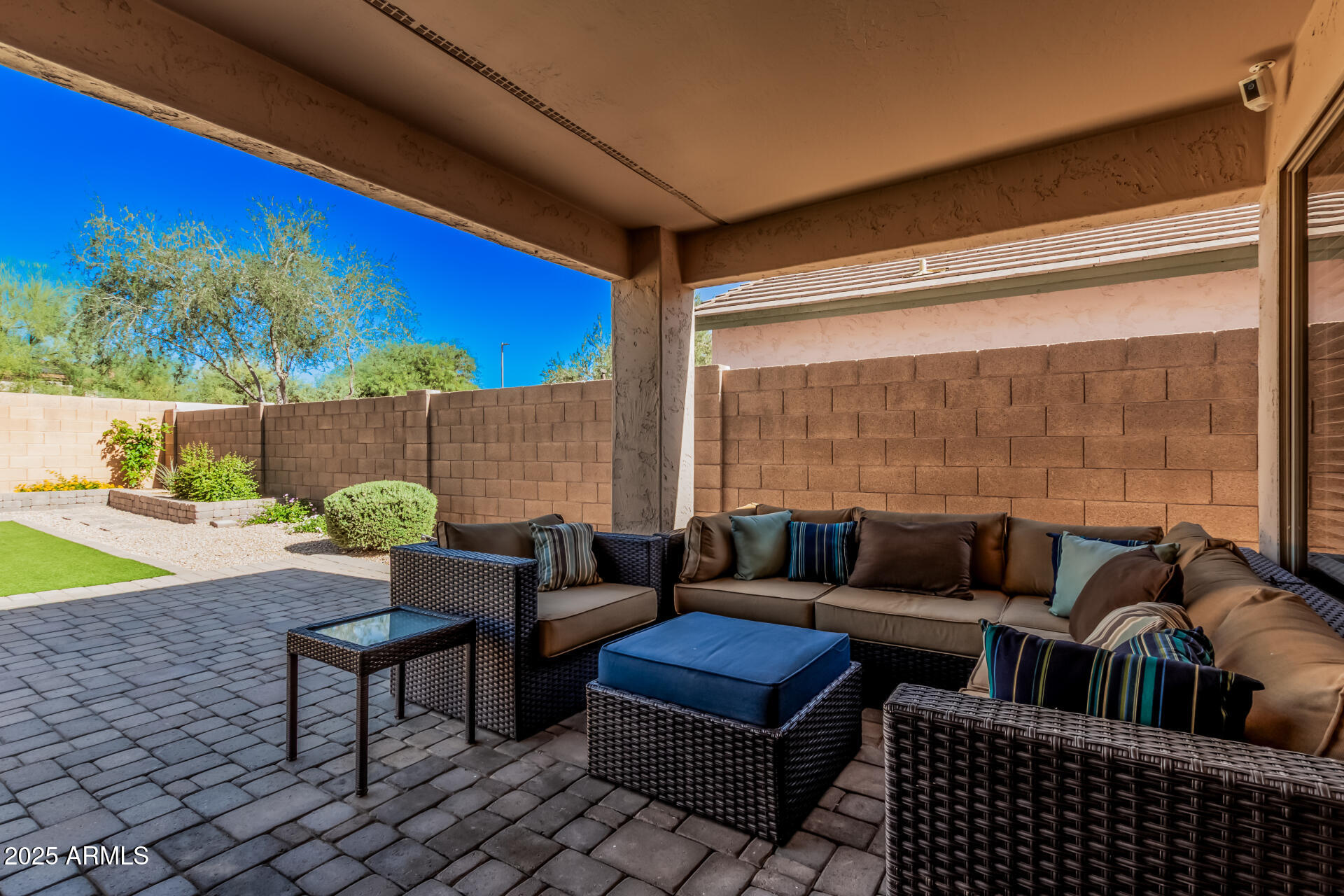 4632 East Mossman Road Phoenix, AZ 85050 - Photo 21 of 24 a outdoor living space with furniture