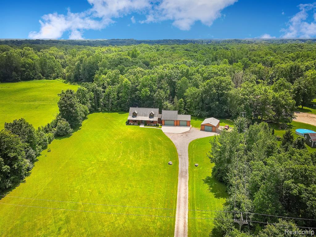 7653 Chase Lake Road Fowlerville, MI 48836 - Photo 2 of 52