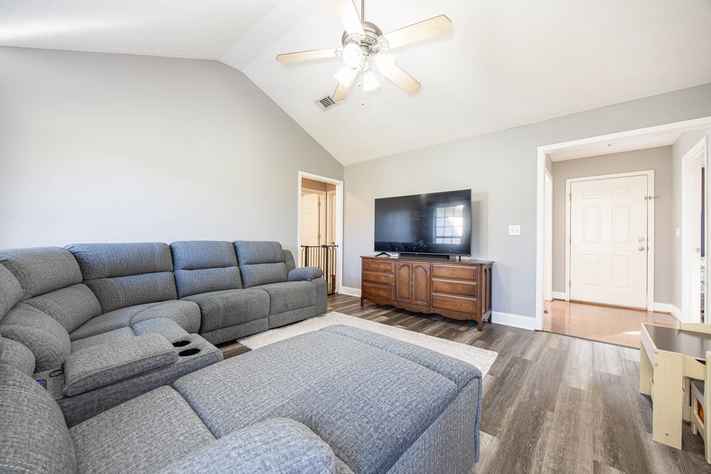 90 Lee Road Phenix City, AL 36870 - Photo 4 of 19 Gallery Image 4