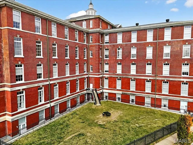 $189,900 | 1515 Lafayette Avenue, Unit 211, St. Louis, MO 63104