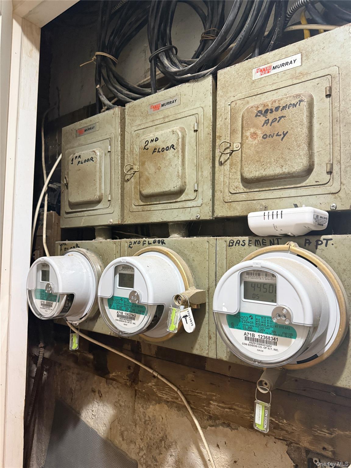 2806 Wellman Avenue Bronx, NY 10461 - Photo 14 of 14 a bathroom with a toilet a sink and a mirror