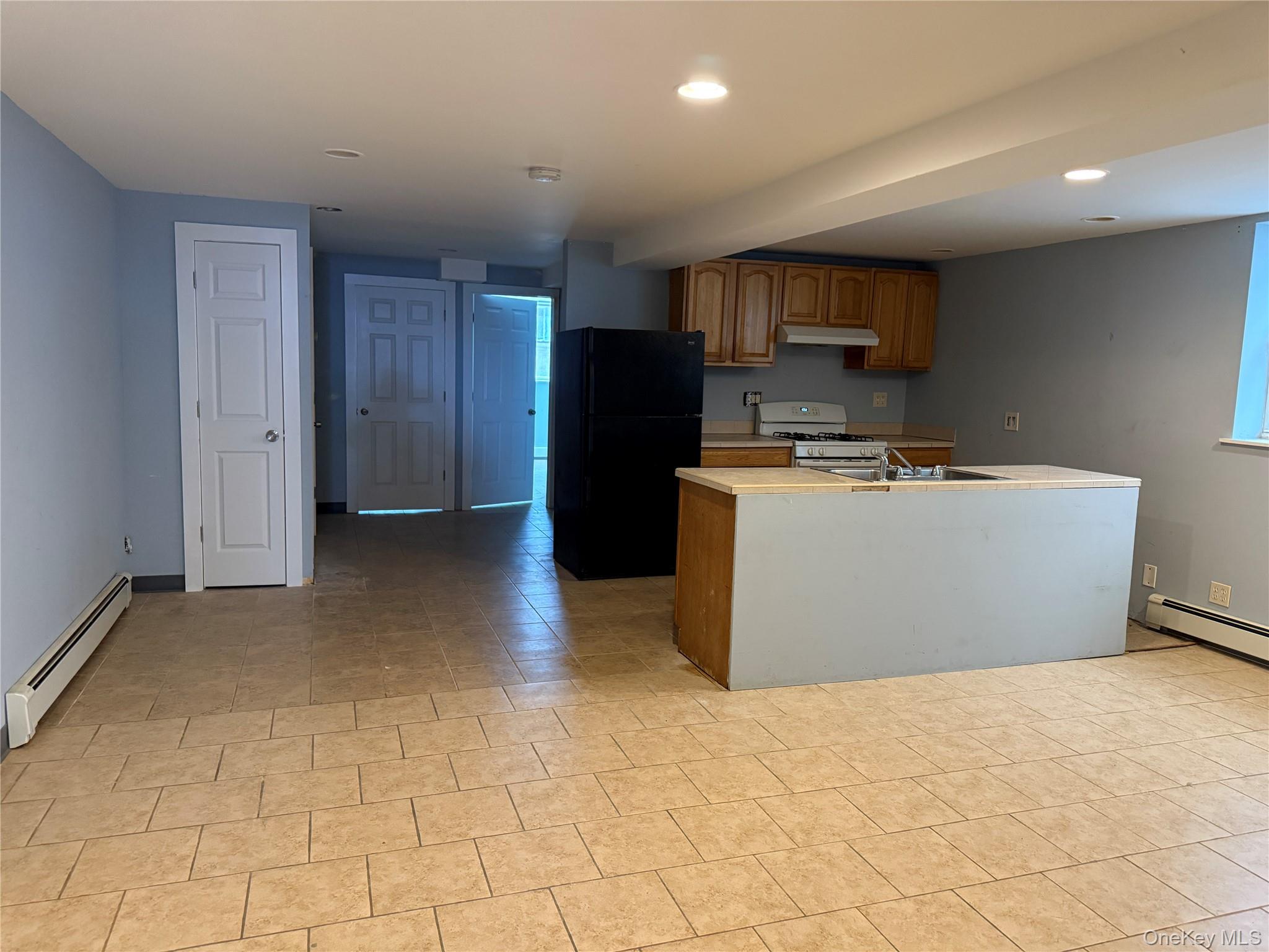 2806 Wellman Avenue Bronx, NY 10461 - Photo 5 of 14 a view of a kitchen with a sink