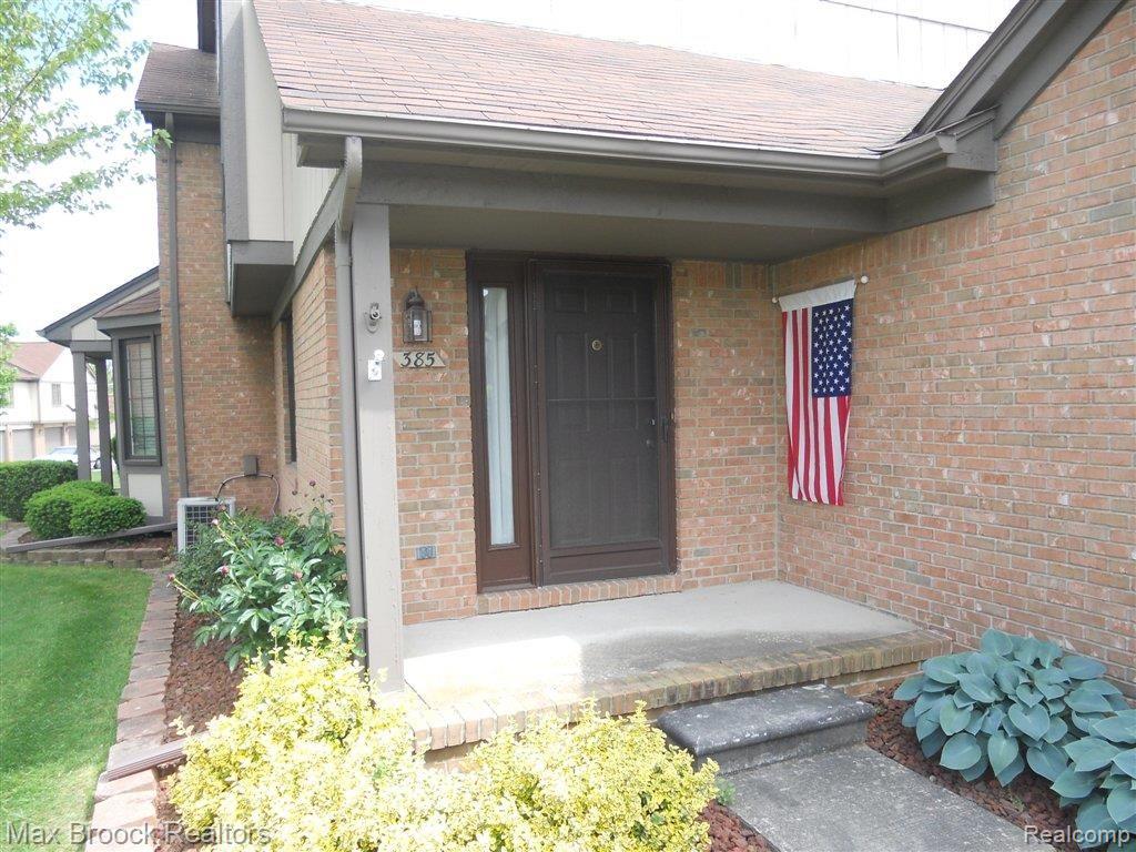 385 Meadow Bridge Drive, Unit 110 Rochester, MI 48307 - Photo 4 of 19 Front Porch.JPG