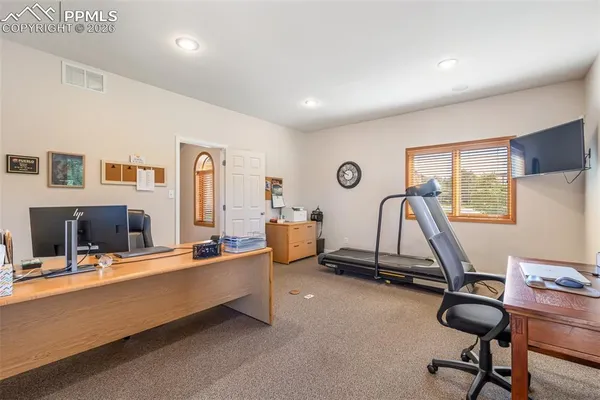 $748,999 | 4203 St Andrews Drive, Pueblo, CO 81001