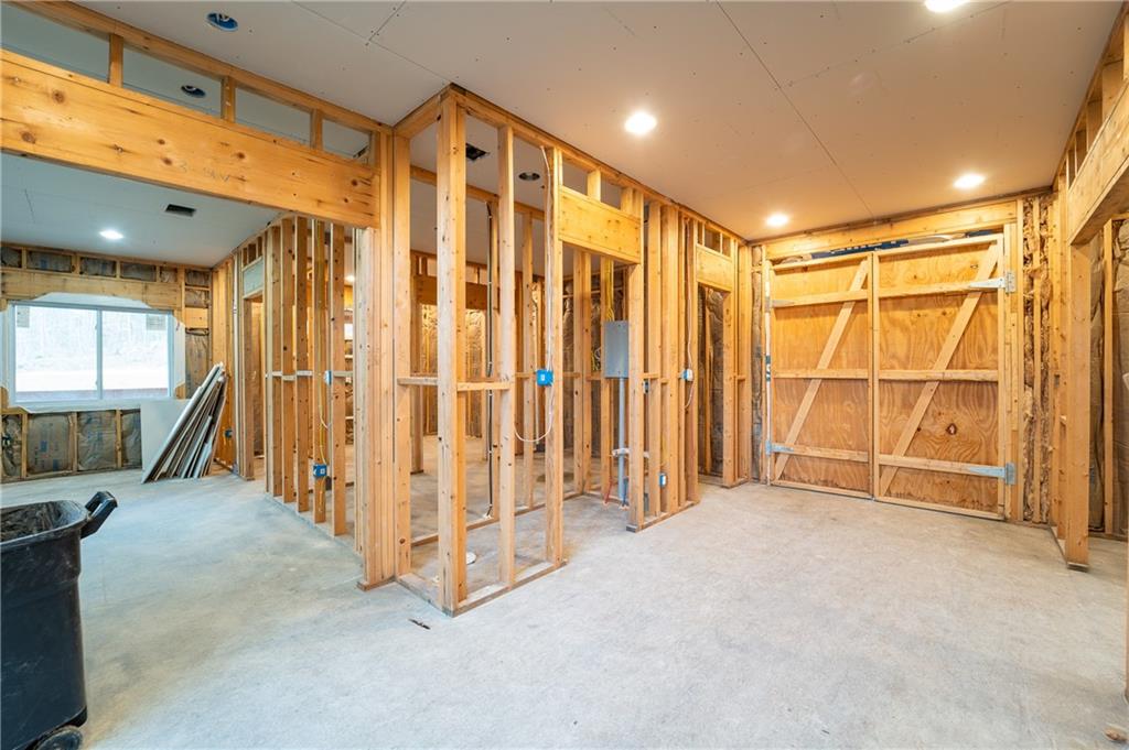 337 Chestnut Ridge Road Latrobe, PA 15650 - Photo 10 of 25 a view of an empty room