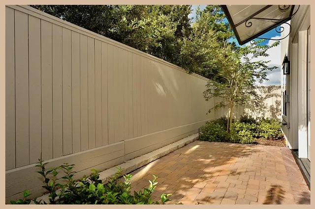 $3,900 | 215 Willow Street, Shenandoah, TX 77384