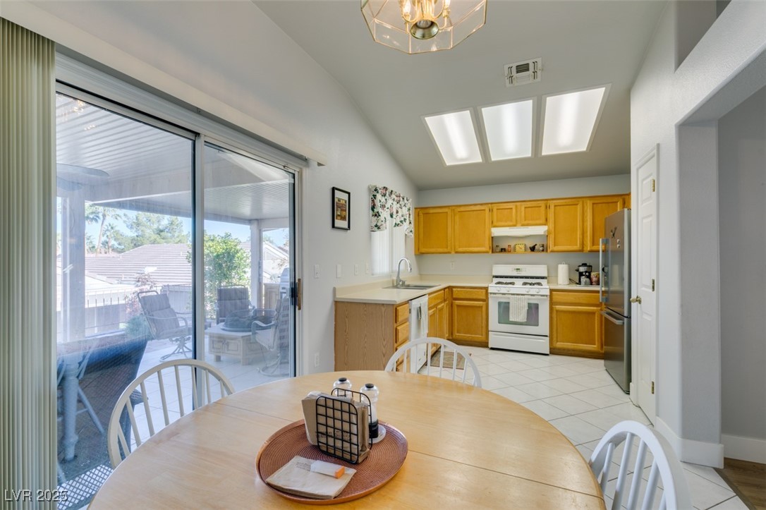 2188 Chapman Ranch Drive Henderson, NV 89012 - Photo 22 of 60