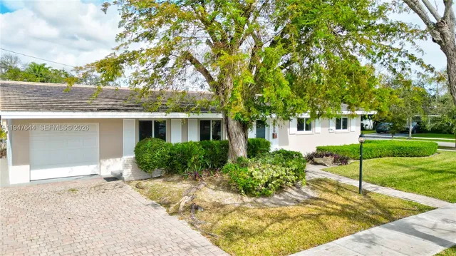 $995,000 | 8955 Southwest 85th Terrace, Miami, FL 33173