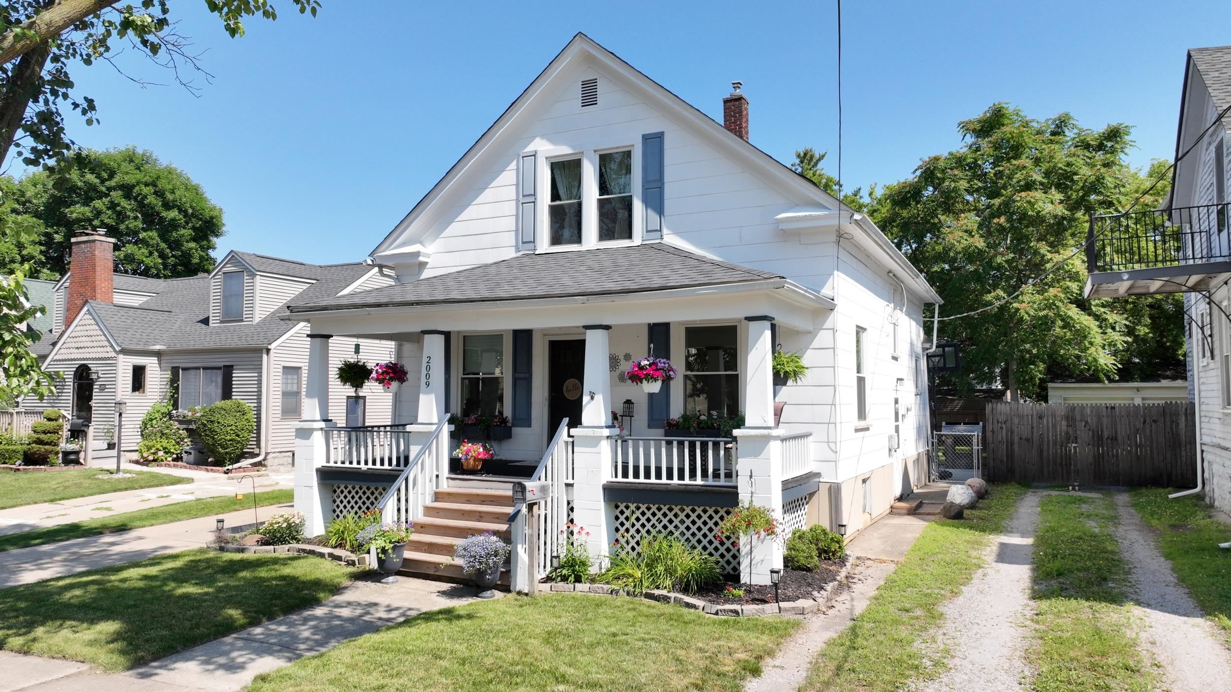 2009 3rd Street Bay City, MI 48708 - Photo 1 of 53 Gallery Image 1