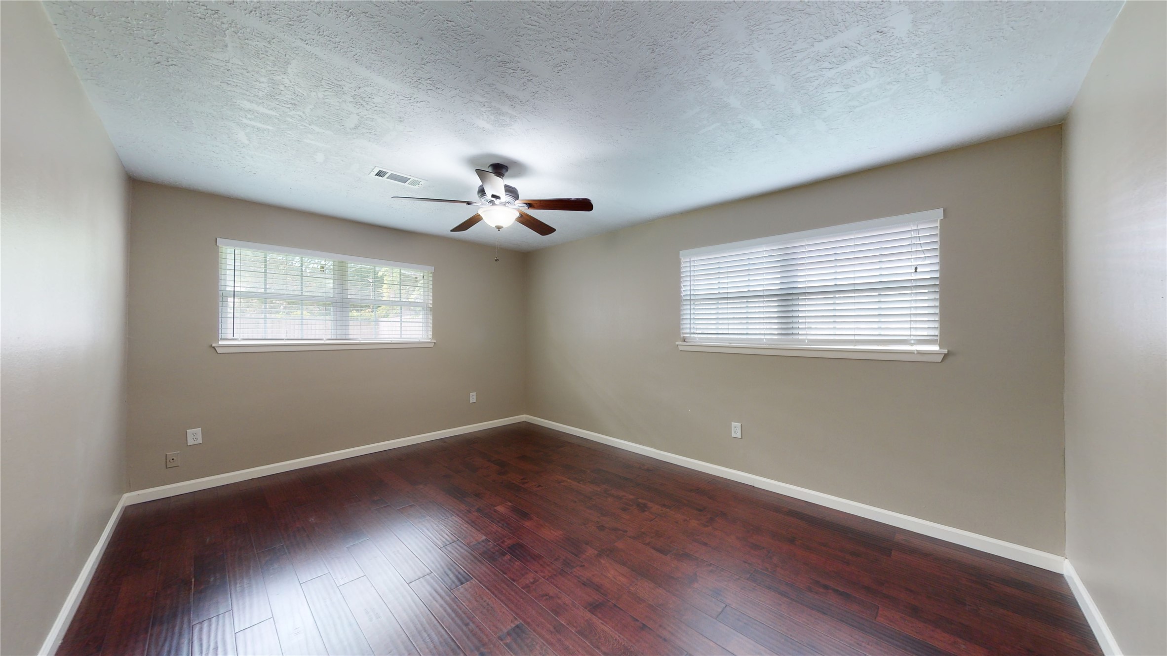 4803 Sanford Road Houston, TX 77035 - Photo 18 of 28 Bedroom 2
