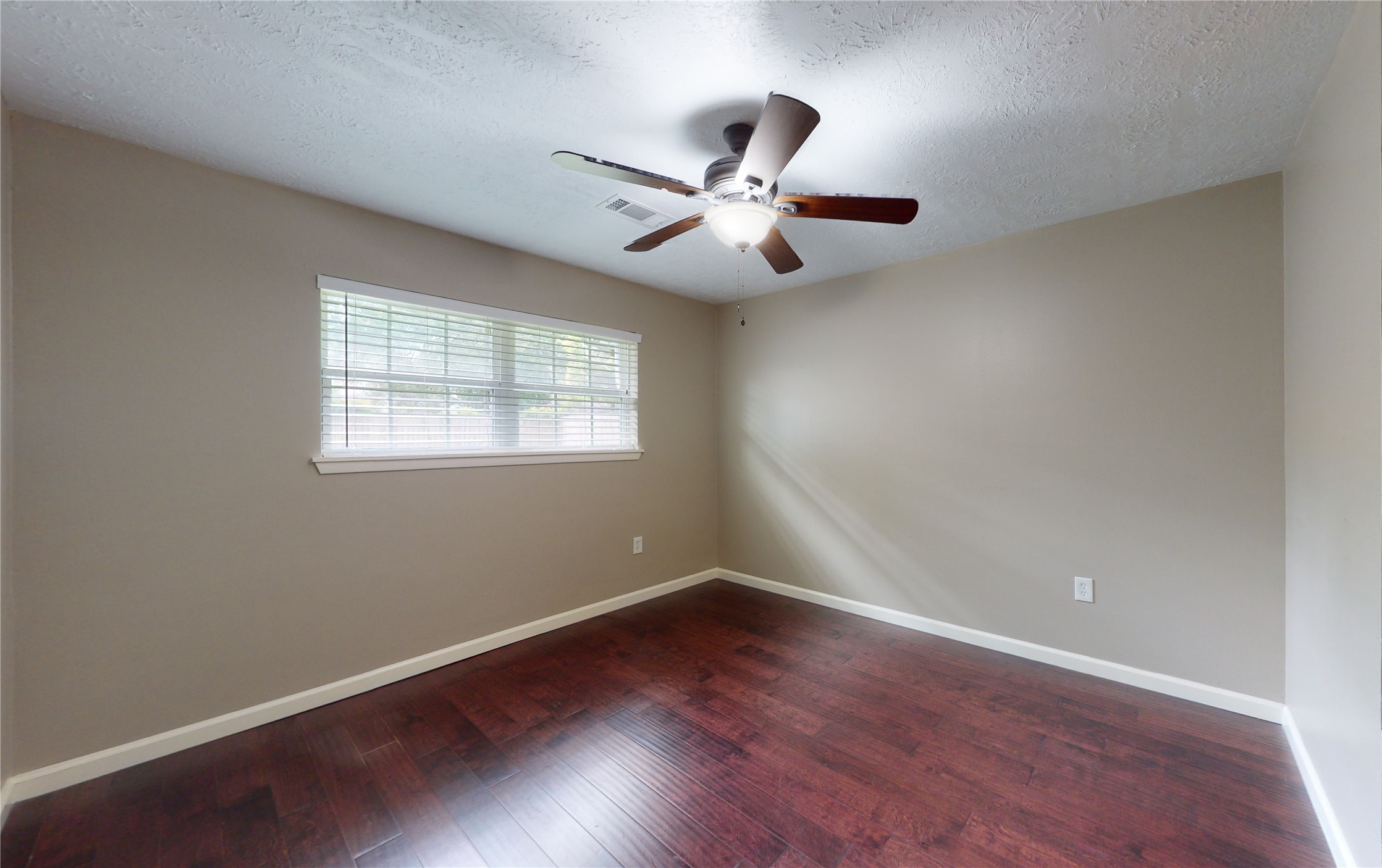 4803 Sanford Road Houston, TX 77035 - Photo 20 of 28 Bedroom 3