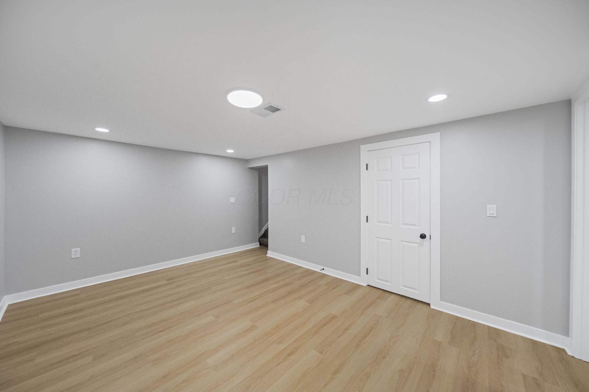 6365 Faircrest Road Columbus, OH 43229 - Photo 43 of 87 43-web-or-mls-DSC01145