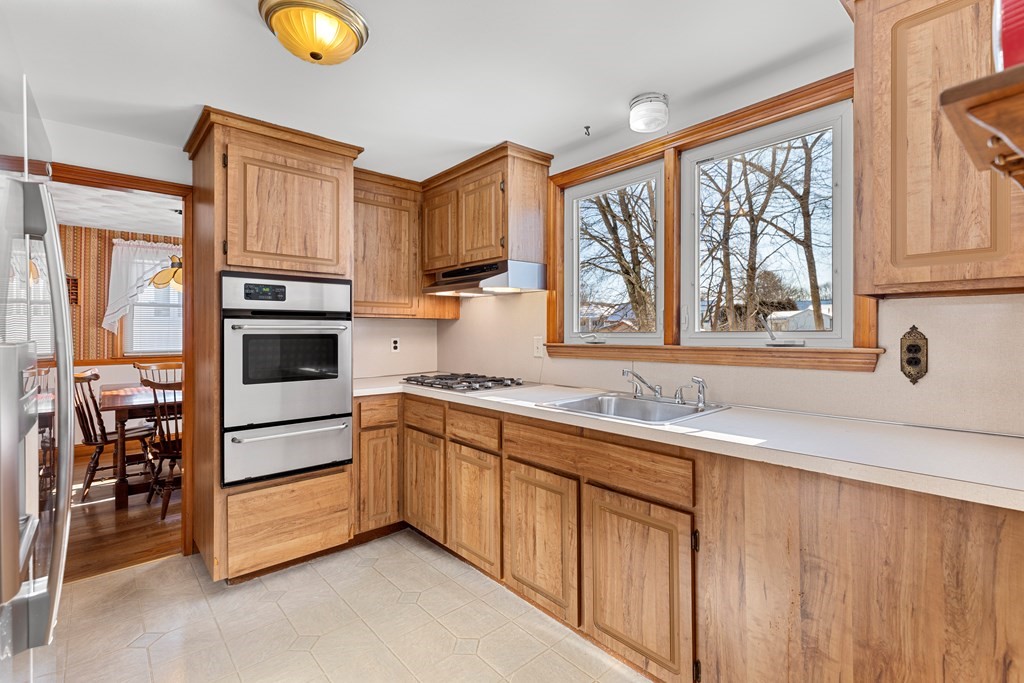 170 Bonham Road Dedham, MA 02026 - Photo 11 of 27 Gallery Image 11