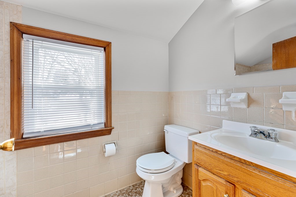 170 Bonham Road Dedham, MA 02026 - Photo 16 of 27 Gallery Image 16