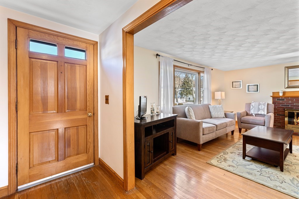 170 Bonham Road Dedham, MA 02026 - Photo 6 of 27 Gallery Image 6