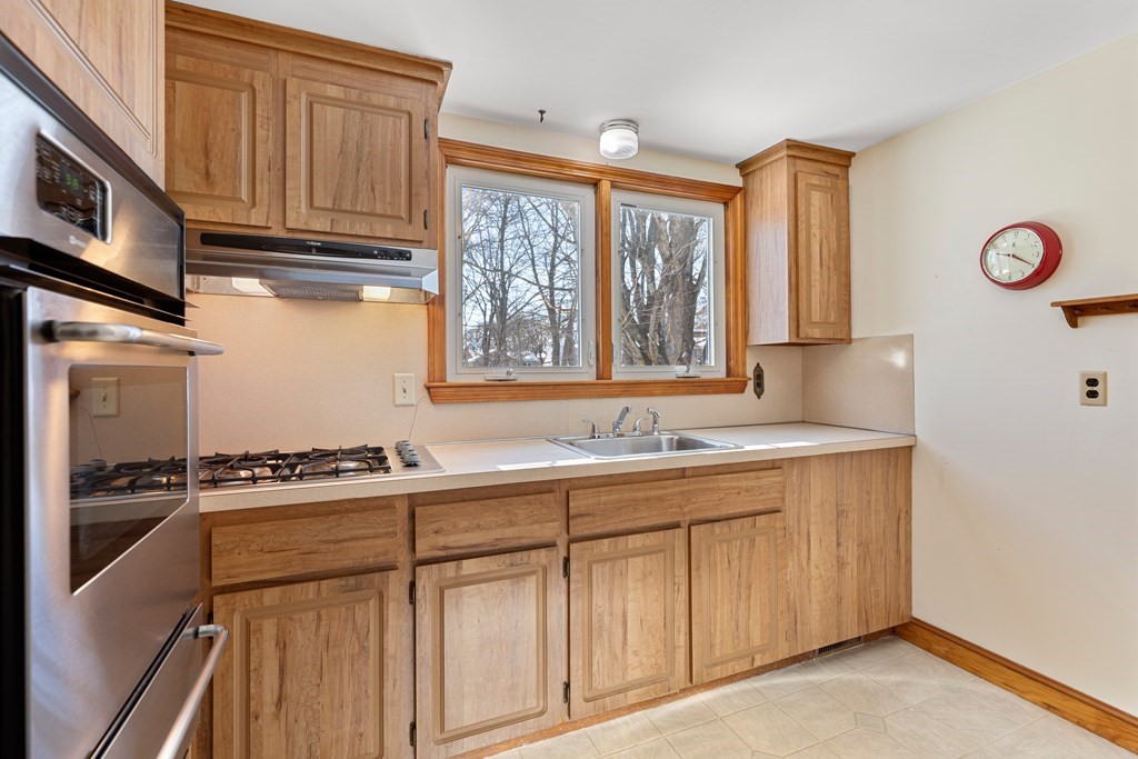 170 Bonham Road Dedham, MA 02026 - Photo 9 of 27 Gallery Image 9
