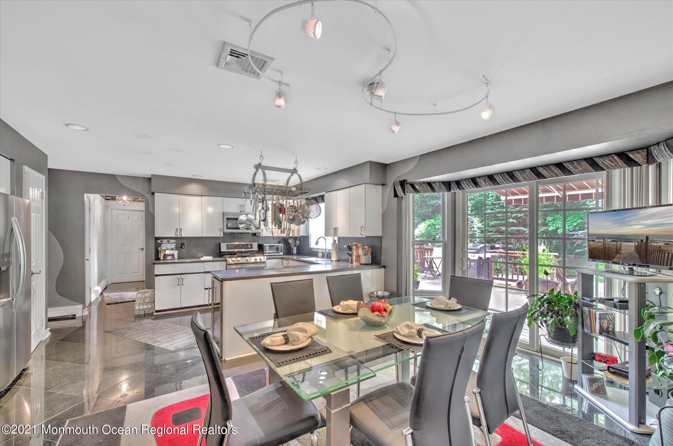 59 Templar Road Manalapan, NJ 07726 - Photo 13 of 39 KITCHEN