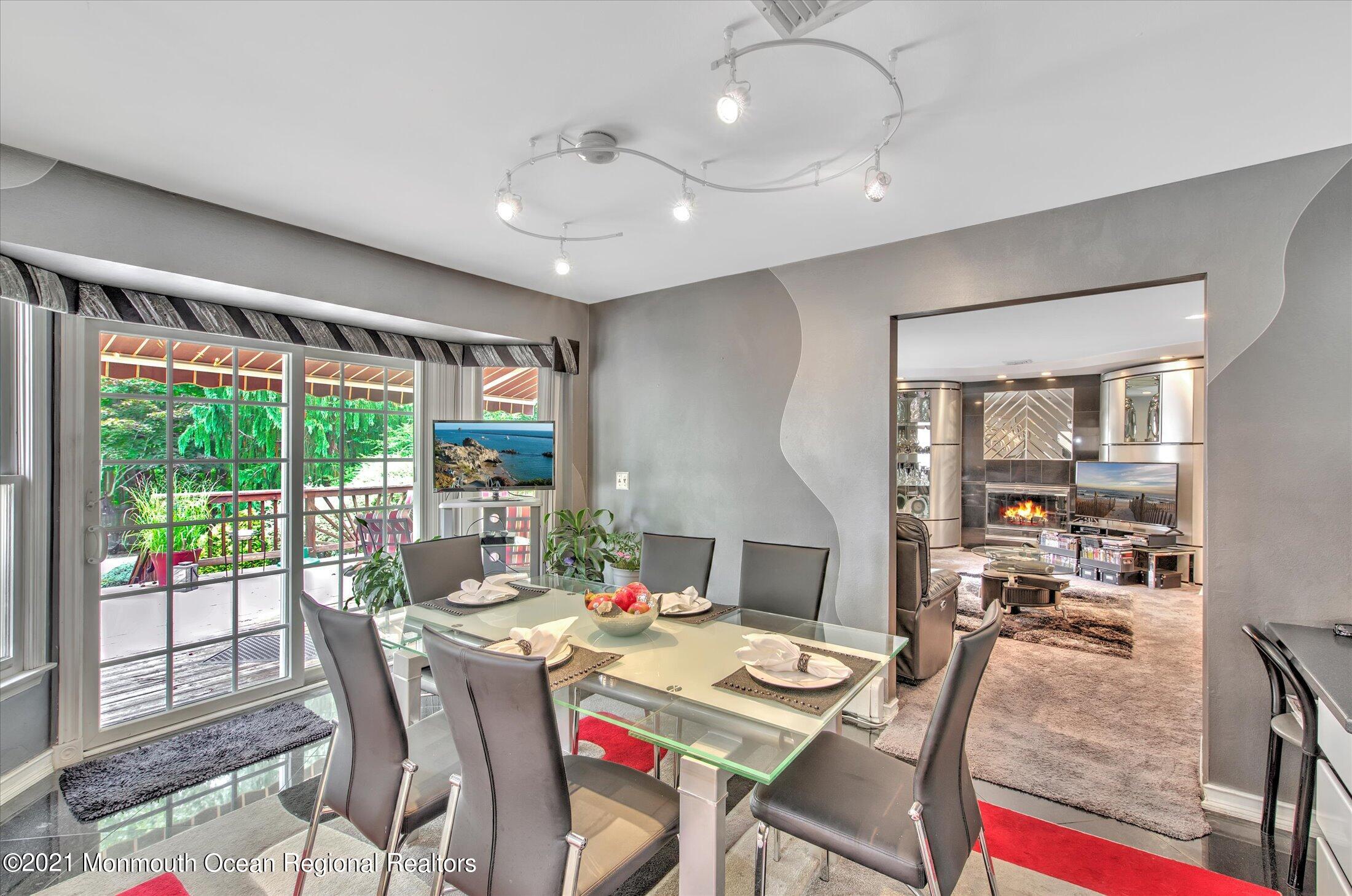 59 Templar Road Manalapan, NJ 07726 - Photo 18 of 39 BREAKFAST AREA
