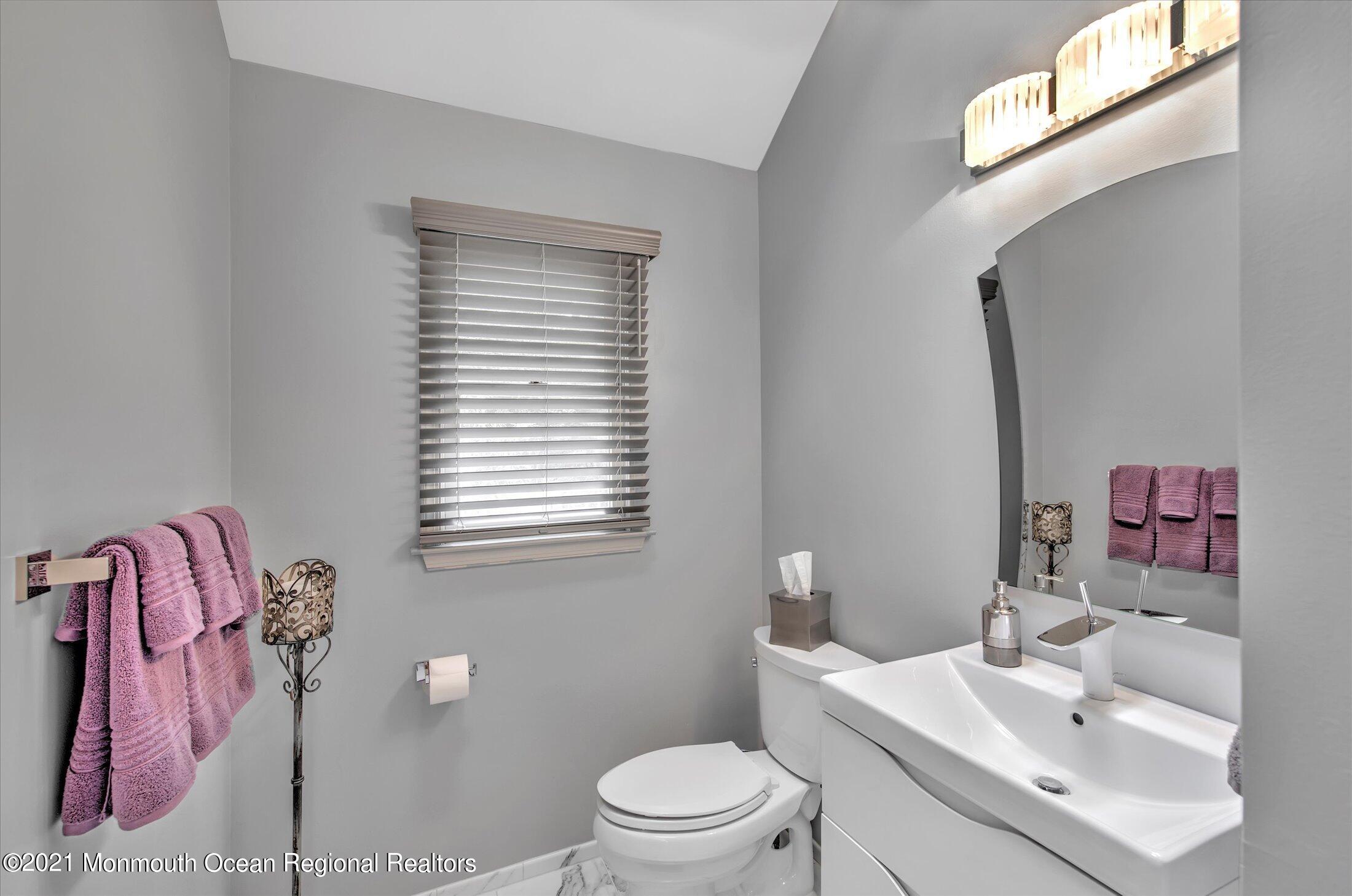59 Templar Road Manalapan, NJ 07726 - Photo 20 of 39 POWDER ROOM