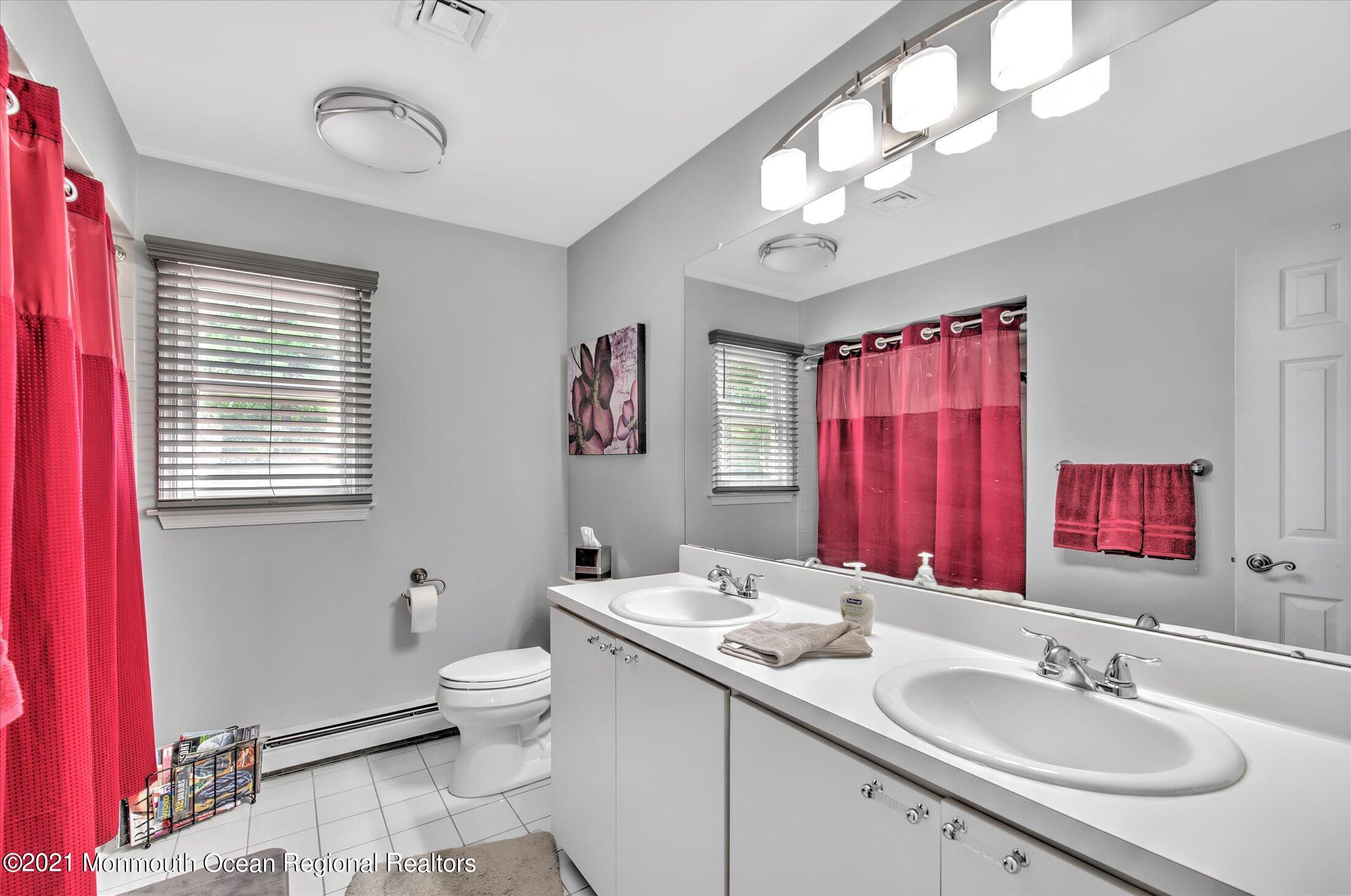 59 Templar Road Manalapan, NJ 07726 - Photo 29 of 39 BATHROOM