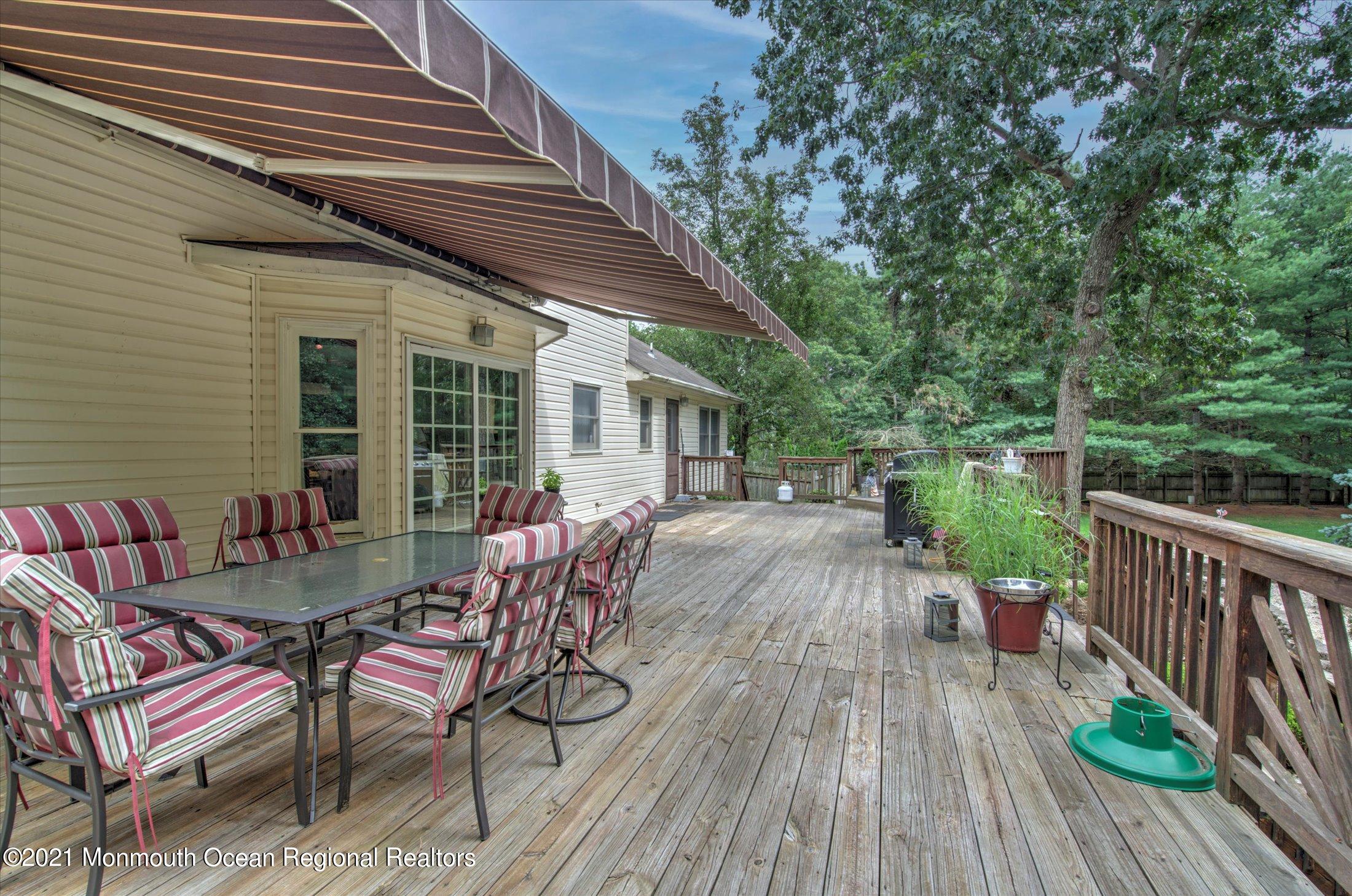 59 Templar Road Manalapan, NJ 07726 - Photo 34 of 39 DECK